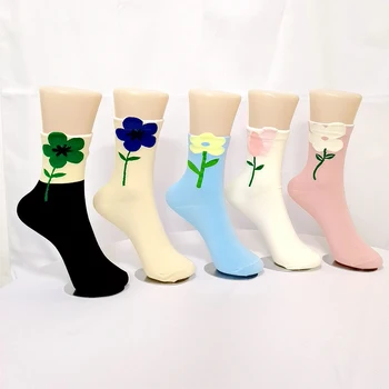 Женские носки Kawaii С Милым Цветочным узором В Японском и Корейском стиле Ярких цветов Harajuku Средней длины, Дышащие Повседневные носки